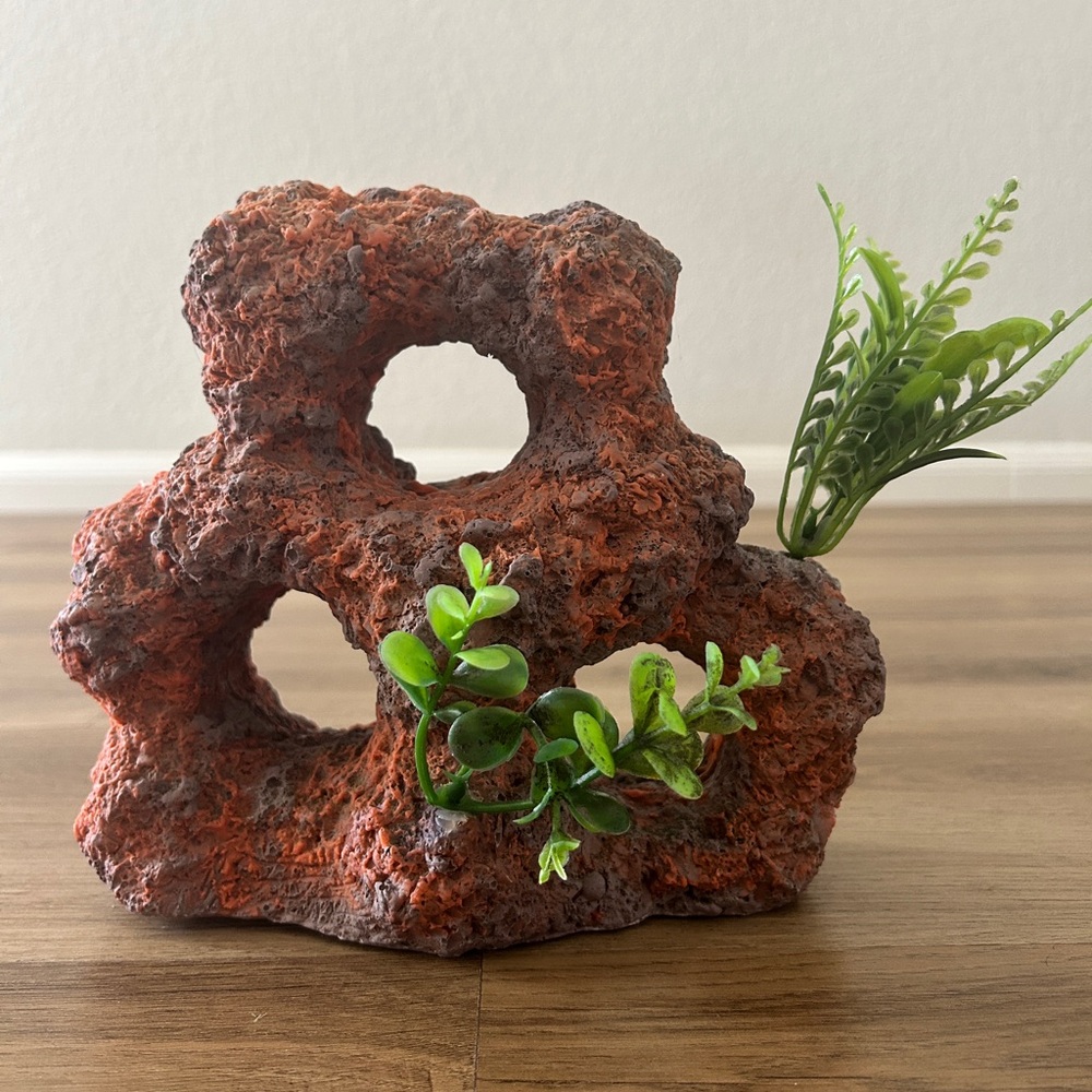 Volcanic Rock Aquarium Decoration with Faux Plants – Natural Lava Style- Used - Picture 7 of 7